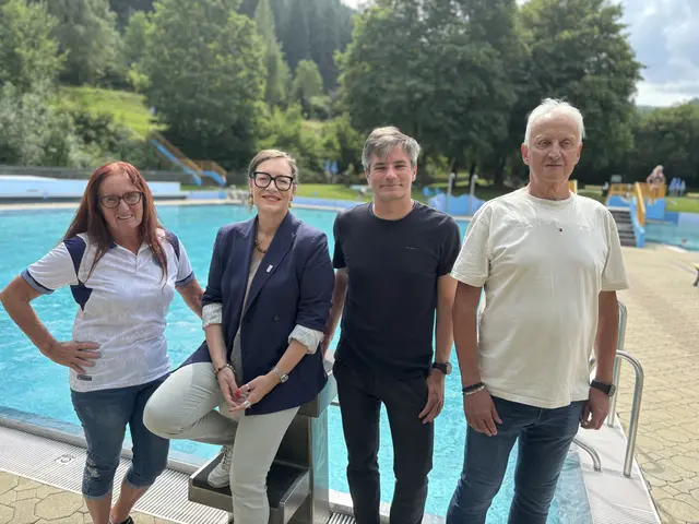 Bgm. Elke Florian und Nationalrat Wolfgang Moitzi (Mitte) mit Dagmar Puffing und Gernot Pirkwieser vom Atus Judenburg. | Foto: MeinBezirk/Stefan Verderber