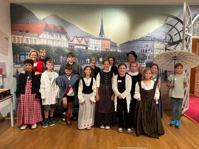 14 junge Abenteurer ließen sich die Nacht im Museum nicht entgehen. | Foto: Ferienhit Bad Ischl