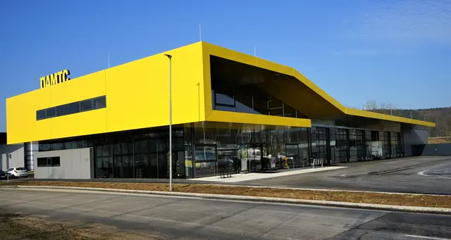 Vor Reiseantritt sollte man sich bei der eigenen Bank über Spesen informieren.  | Foto: ÖAMTC