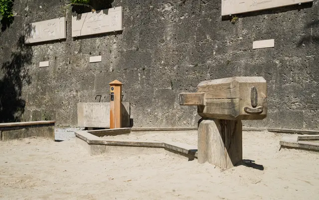 Ab sofort steht am Zauberflötenspielplatz - in unmittelbarer Nachbarschaft des Schlosses Mirabell - ein neuer Trinkwasserbrunnen zur Verfügung. | Foto: Stadt Salzburg / Alexander Killer