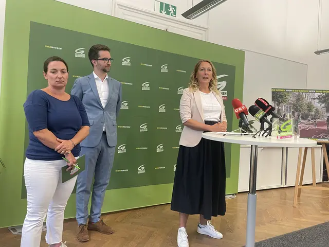 Das mittelfristige Ziel sei ein autofreier Ring, so Grünen Wien-Chefin Judith Pühringer (rechts). | Foto: Amina Salkovic/MeinBezirk