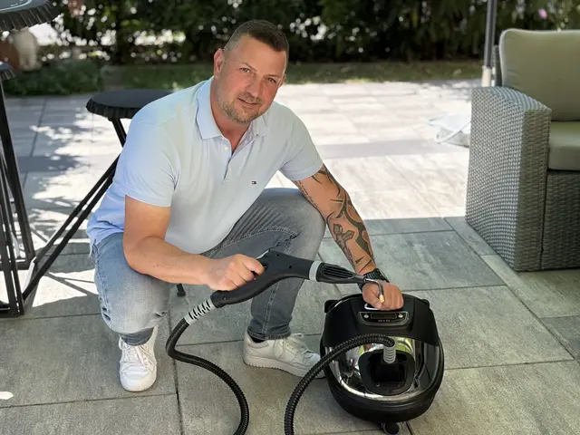Alex Koch von AIO Austria hat sich eine ganze Stunde Zeit genommen, mir die unterschiedlichsten Aufsätze vorzuführen und Fragen zu beantworten.  | Foto: MeinBezirk