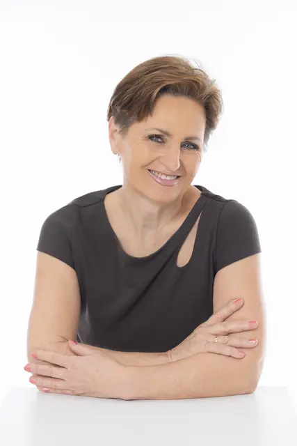 Astrologin Sonja Wolf aus Gleisdorf hilft auch bei schwierigeren Entscheidungen, sogar wenn's schnell gehen muss. | Foto: Sarah Raisner