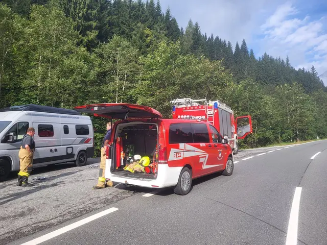 Der Fahrzeugbrand war doch keiner. Wie sich herausstellte, waren es überhitzte Bremsen, die für Beunruhigung sorgten. | Foto: Feuerwehr Mühlbach