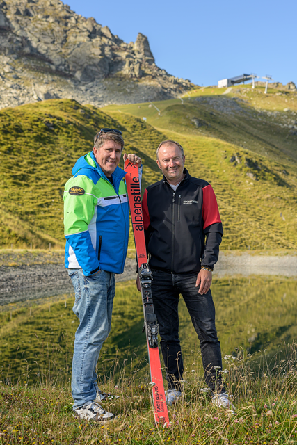 Der „Bond auf Brettern“ Christian Flühr und Hochfügen-Geschäftsführer Helmuth Grünbacher besiegeln die Partnerschaft für das Weltrekordprojekt #Project3M im kommenden Winter. | Foto: ML Photographie
