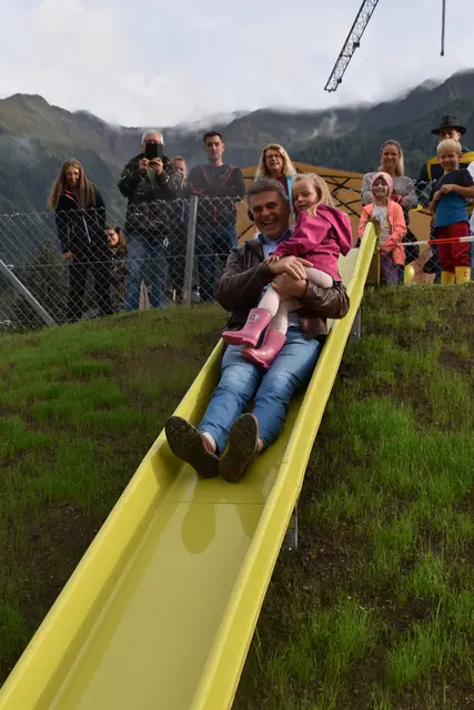 Natürlich musste auch Bgm. Gerhard Krug selbst die Anlage testen.