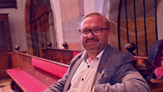 Hausherr Pfarrer Slawomir Czulak