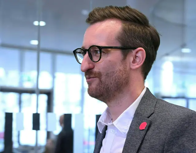 Johannes Gasser (NEOS), im Rahmen der Vorarlberger Landtagswahl 2024, aufgenommen am Sonntag, 13. Oktober 2024 im Landhaus in Bregenz. | Foto: BARBARA GINDL / APA / picturedesk.com