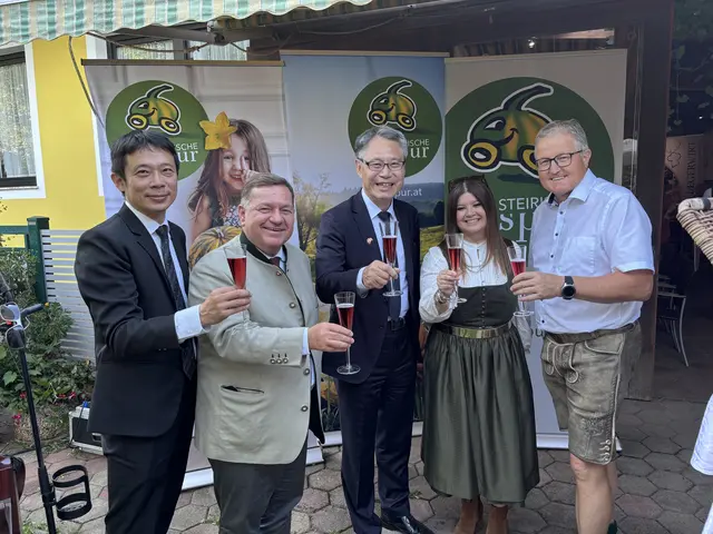 Ehrengäste bei der Eröffnung der Kürbinarischen Wochen: (v.l.) Chinghua Tsai, LAbg. Werner Amon, Botschafter Prof. Hans Suanyung Liu, GF Doris Gillich und Ölspurobmann Waltl | Foto: Elisabeth Korbe