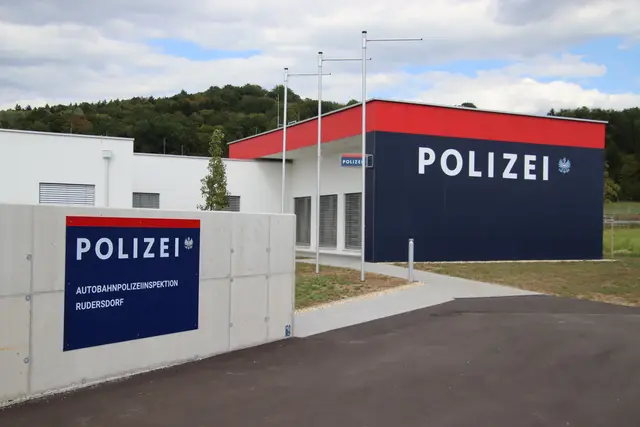 Das Inspektionsgebäude liegt an der Abfahrt Rudersdorf. | Foto: Martin Wurglits