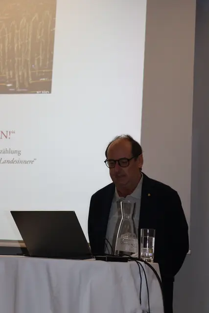 Helmut Pöll nahm die Begrüßung vor.  | Foto: Elisabeth Zangerl