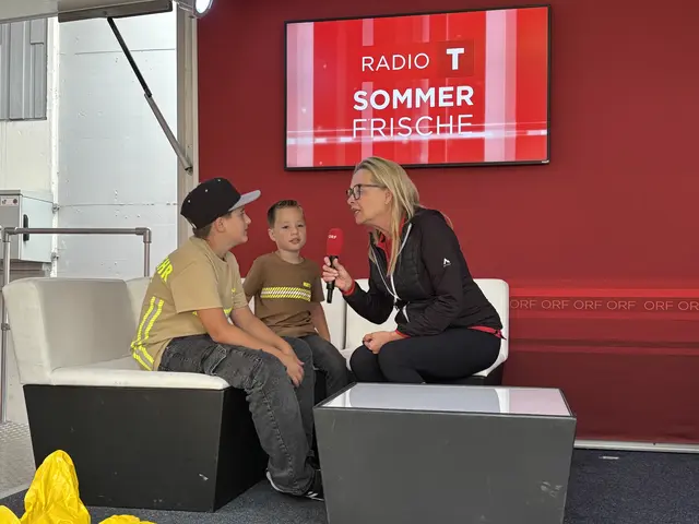 Nachwuchsfeuerwehrler wurden auch zum Interview gebeten.