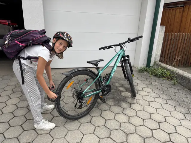 Das Fahrrad kann gut abgesperrt werden. | Foto: Alexandra Goll