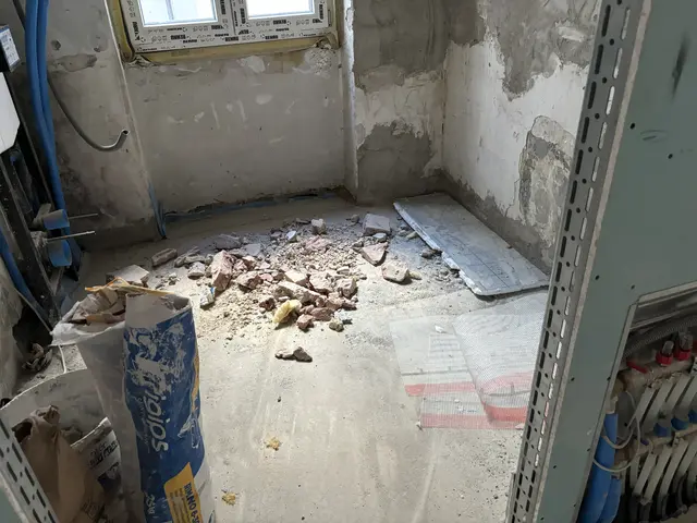 Die Baustellen im Haus liegen seit Monaten brach – die letzten übriggebliebenen Altmieterinnen und -mieter wohnen seitdem in unzumutbaren Zuständen. | Foto: Nathanael Peterlini/MeinBezirk