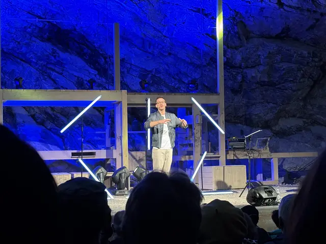 Auch in Tirol hat Martin Frank viele Fans und die Lacher auf der Geierwallybühne voll und ganz auf seiner Seite.