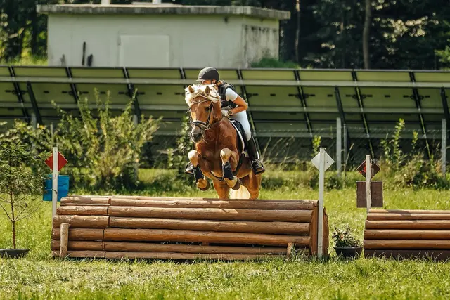 Katharina Harich auf ihrem Adesso. | Foto: Rinnhofer
