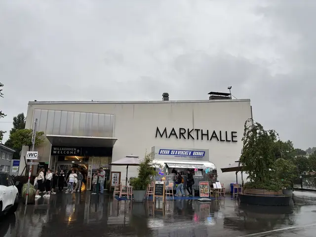 Für den Zutritt der öffentlichen WC-Anlagen in der Markthalle wird ein Euro verlangt – derzeit ohne Rückvergütung. | Foto: Huber