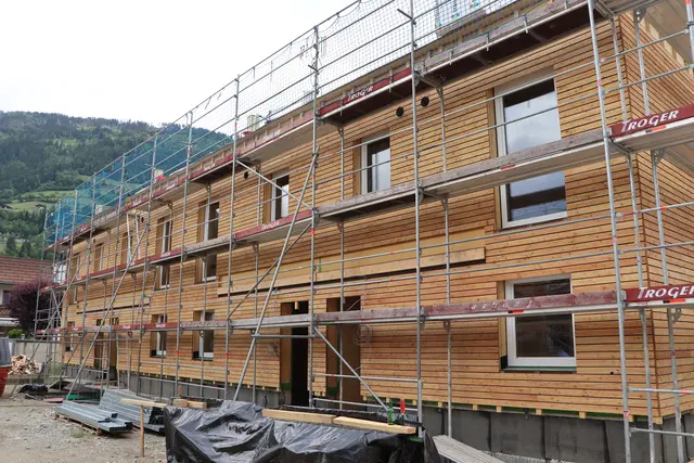 So sahen die Reihenhäuser im Mai 2024 bei der Firstfeier aus... | Foto: Lea Mayr