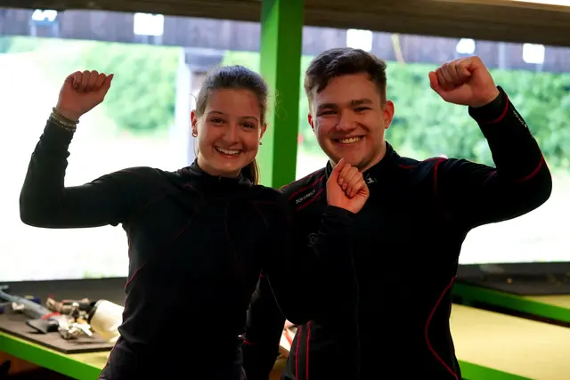 Als Mixed Team im 60 Liegend Bewerb auf 50m konnten die beiden Absamer JuniorInnen Sophie Isser und Johannes Kuen bei den Österreichischen Meisterschaften für Kleinkalibergewehr Gold gewinnen. | Foto: Christian Kramer / TLSB