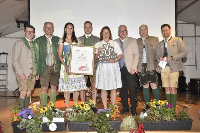 Ehrung für Familie Wind vulgo Greilhof, Mörtelsdorf/Tamsweg. | Foto: Land Salzburg/Franz Neumayr