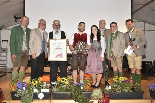 Ehrung für Familie Hötzer vulgo Trimminger, Sauerfeld/Tamsweg. | Foto: Land Salzburg/Franz Neumayr