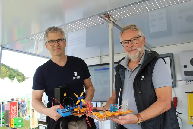 Stand des Campus Wieselburg, FH Wiener Neustadt: Roland Schuller und Erhard Meindl. | Foto: MeinBezirk Perg/Köck