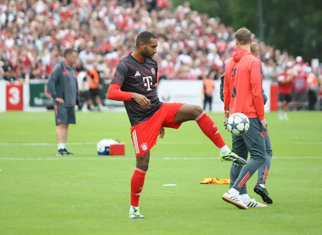 Jonathan Tah bei Aufwärmen. Er kam in der Anfangsphase des Traumspiels zum Einsatz. | Foto: Peter Leitner