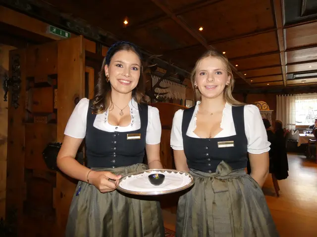 Franziska aus Kärnten ist Lehrling und Lilly aus Niederösterreich ist Praktikantin. Beide wissen den Ausbildungsplatz im Trofana Royal sehr zu schätzen. 