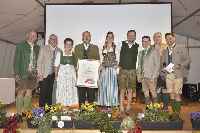Ehrung für Familie Zitz vulgo Burgger, Tamsweg. | Foto: Land Salzburg/Franz Neumayr