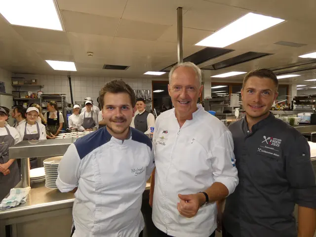 Martin Sieberer und seine Söhne Michael (li) und Thomas (re) sind für die Ausbildung zuständig. 
