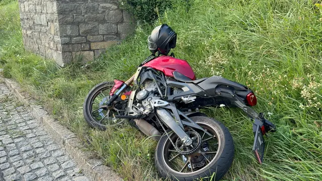 Der Lenker erlitt schwere Verletzungen. | Foto: DOKU-NÖ