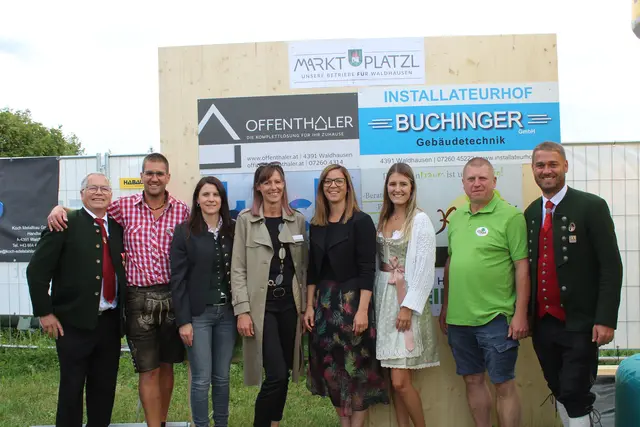 Das "Marktplatzl" - Waldhausner Betrieben wird eine Plattform geboten.  | Foto: MeinBezirk Perg/Köck