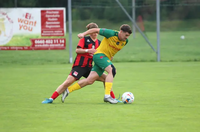 Kraftvoller Antritt: Julius Perstaller netzte gegen die SPG Oberland West drei Mal für Haiming ein. | Foto: Peter Leitner