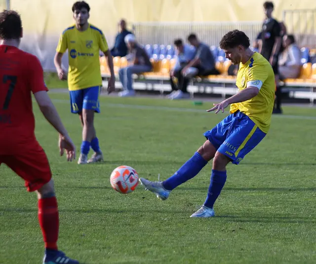 DIe SPG Silz/Mötz mit Kapitän Mehmet Durmus musste sich am Samstag in St. Johann geschlagen geben. | Foto: Peter Leitner
