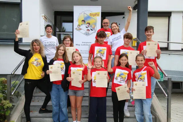 Die ersten Teilnehmerinnen und Teilnehmer der Auftaktveranstaltung waren begeistert.  | Foto: Eduard Wimmer