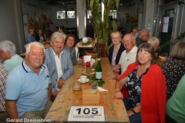 Viele Besucher kammen zum Dämmerschoppen des Roten Kreuz Gleisdorf.
| Foto: Gerald Dreisiebner