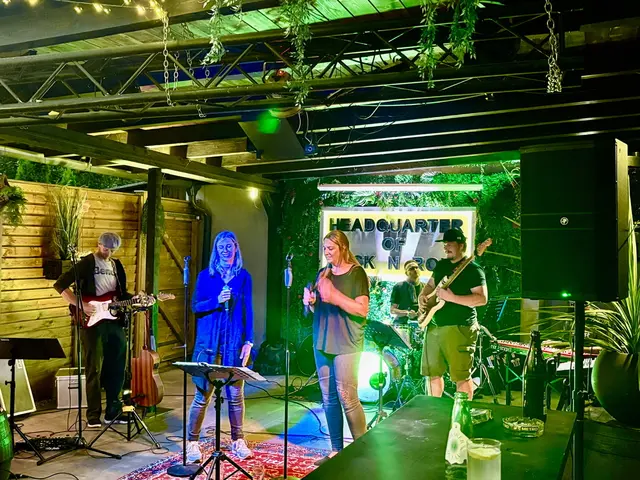 "Manouka" begeisterte mit einem kraftvollen Auftritt im Backstage in Bärnbach. | Foto: Manouka