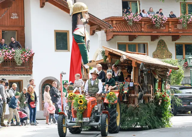 Auch der Lungauer Samson - der aus ST. Margarethen im Lungau - war bei der Bauernherbsteröffnung 2025 vertreten. | Foto: Franz Neumayr
