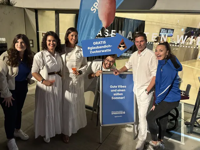 Die Sparkasse unterstützte den Event. Mit: Marketingchefin Karin Rettenbacher und Sportskanone Lisa Hütthaler. | Foto: Trimmel, Zezula, Reisner