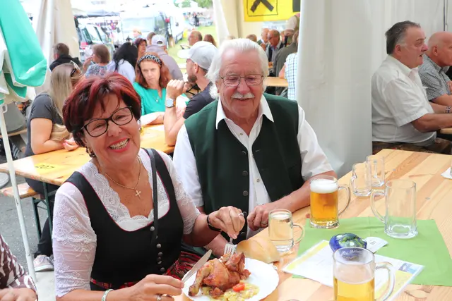 Anneliese Weißenböck vom Pfarrgemeinderat mit Gatten Johann. | Foto: Edith Ertl