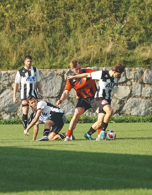 Derbysieger in Absam: Die Zebras dominierten nach der Pause und feierten einen klaren 5:1-Erfolg. | Foto: Kerbler (SV Absam)