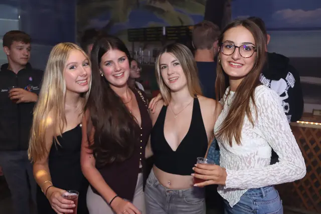 Sophie, Emely, Jana und Selina haben jede Menge Spass auf dem Wiesenfest in Schulleredt. | Foto: Markus Bäumler/zema-medien.de