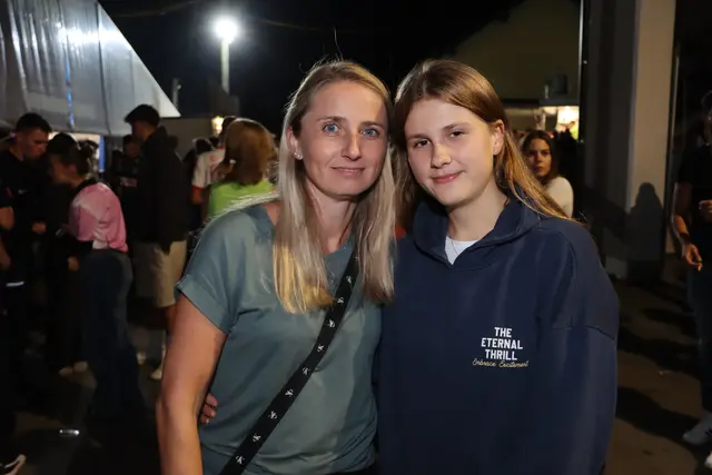 Melanie und Johanna kennen sich schon lange und gehen gern zusammen aus. | Foto: Markus Bäumler/zema-medien.de
