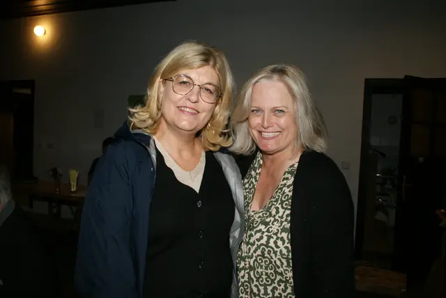 Susanne Milhelyes und  Hausherrin Petra Werkovits. | Foto: Anna Maria Kaufmann
