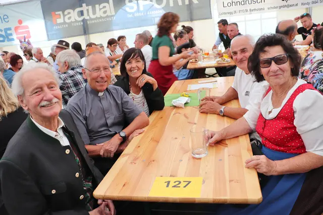 Pater Thomas Friedmann vom Stift Rein (2. v.l.) mit netter Tischrunde | Foto: Edith Ertl
