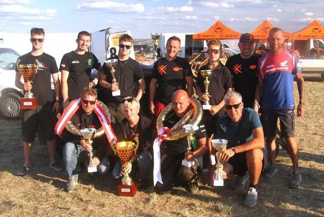 Das Team vom Autocrash Veranstalter Wechselland RT war beim 4. Meisterschaftslauf in Großpetersdorf äußerst erfolgreich. Zu den lokalen Heros der Meisterschaft zählten Dietmar Grill, Mario Schmalzl, Bernd Fank und Andreas Tröstner. | Foto: Peter Seper