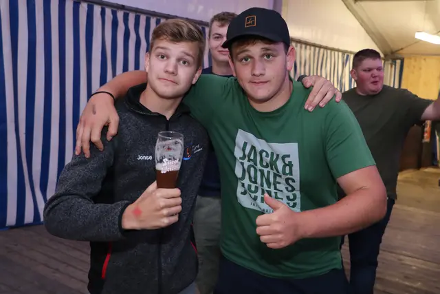 Jonas und David finden das Wiesenfest top! | Foto: Markus Bäumler/zema-medien.de