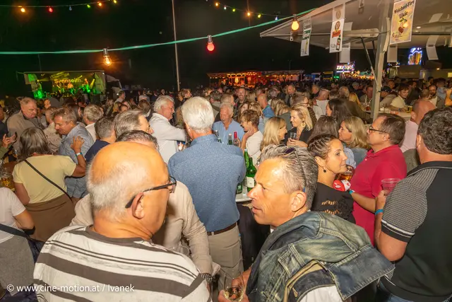 In dieser Menschenmenge konnte man leicht verloren gehen. | Foto: www.cine-motion.at / Ivanek