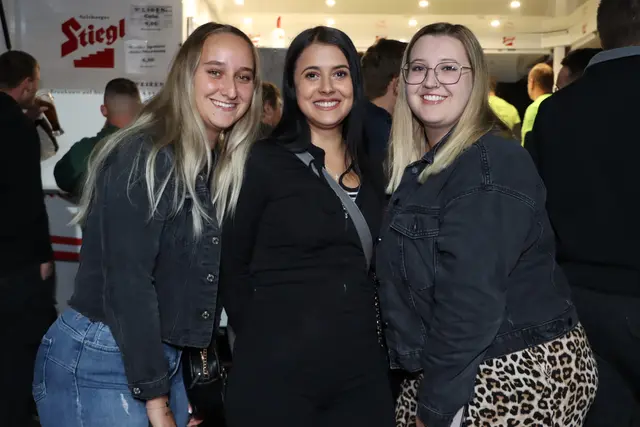 Mely, Heidi und Nadine haben gute Laune und strahlen in Schulleredt. | Foto: Markus Bäumler/zema-medien.de