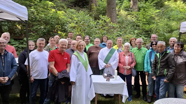 Fröhliche Gespräche und gemeinsames Lachen ließen den Nachmittag zu einem Fest der Gemeinschaft werden. | Foto: Privat